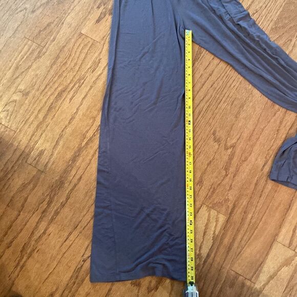 Romeo & Juliet, couture size, medium halter jumpsuit, T-shirt, material - Picture 8 of 13